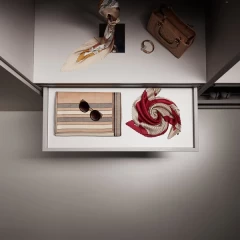 Выдвижная полка стальная Unihopper в базу 900мм с доводчиком clip-on COKA