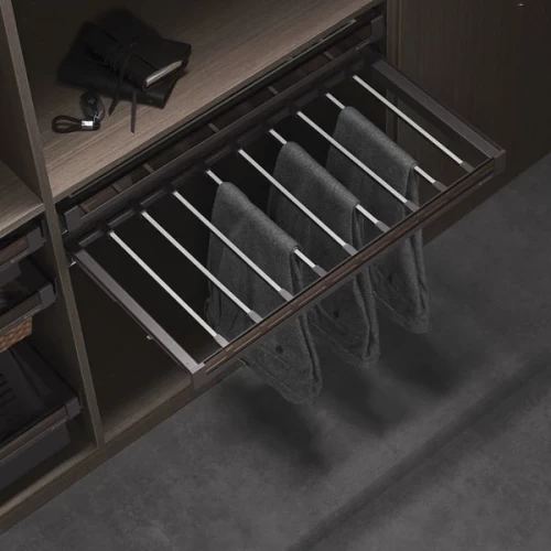 Выдвижная вешалка для брюк со стекл панелью Unihopper в базу 600мм, c доводчиком, clip-on, NAKA