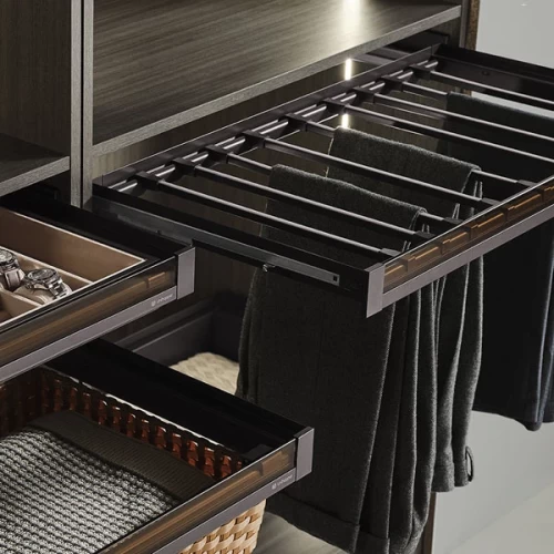 Выдвижная вешалка для брюк со стекл панелью Unihopper в базу 800мм, c доводчиком, clip-on, NAKA