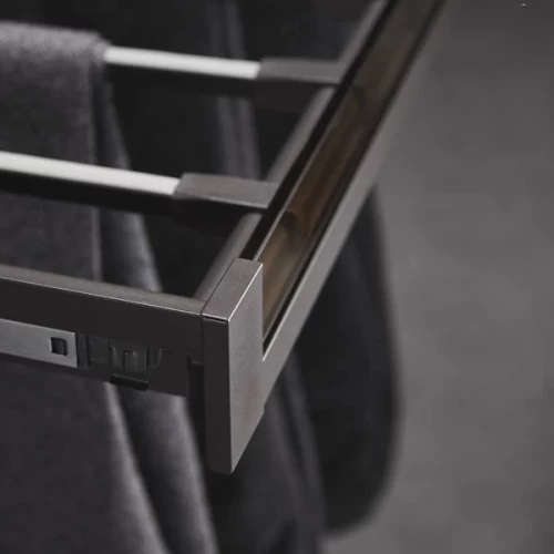 Выдвижная вешалка для брюк со стекл панелью Unihopper в базу 800мм, c доводчиком, clip-on, NAKA