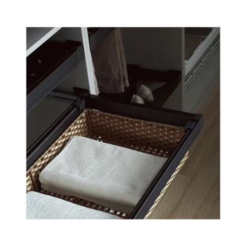 Выдвижная корзина из ПВХ ротанга Unihopper в базу 900мм c доводчиком clip-on Moka