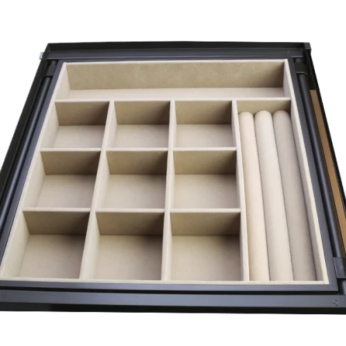 Выдвижная полка для аксессуаров со стекл панелью Unihopper в базу 600мм с доводчиком clip-on NAKA