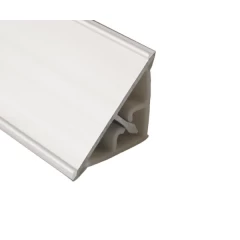 Плинтус кухонный алюминиевый белый  3,05м.