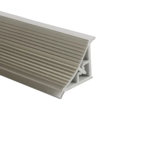 Плинтус кухонный рифленый вогнутый пластиковый 3,05м.