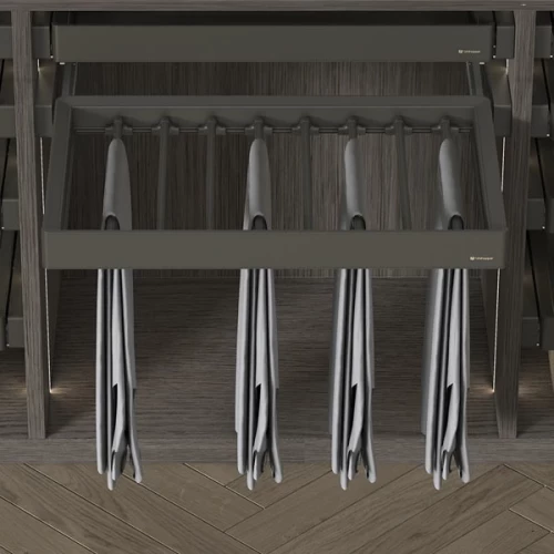 Выдвижная вешалка для брюк Unihopper в базу 600мм, c доводчиком, clip-on MONIKA