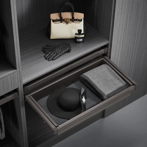 Выдвижная полка стальная Unihopper в базу 600мм глубина 80мм c доводчиком clip-on Moka